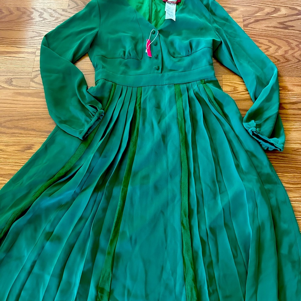 NWT maxmara green dress , lined shades ombré v neck long sleeve